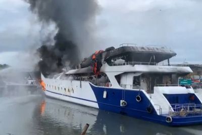 Tour boat anchored off Phuket catches fire, no-one aboard
