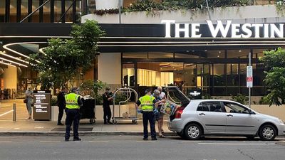 Queensland's 'unsophisticated' hotel quarantine system left man without proper medical care, coroner finds