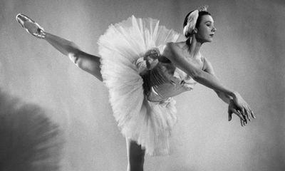 Dame Beryl Grey, British ballerina with ‘all the gifts’, dies aged 95