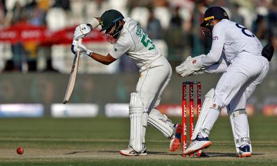 Saud leads Pakistan charge to leave second Test with England finely poised