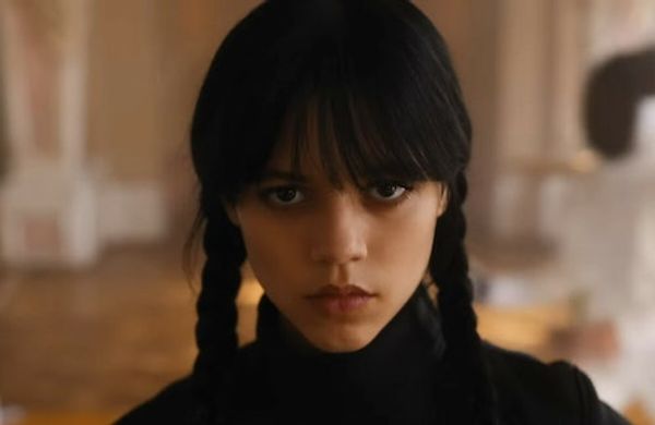 Jenna Ortega & Wednesday cast break character in Netflix blooper reel