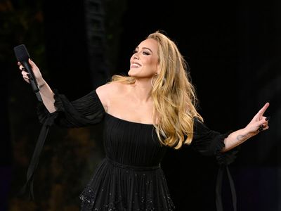 Adele had ‘five therapy session a day’ during divorce from Simon Konecki