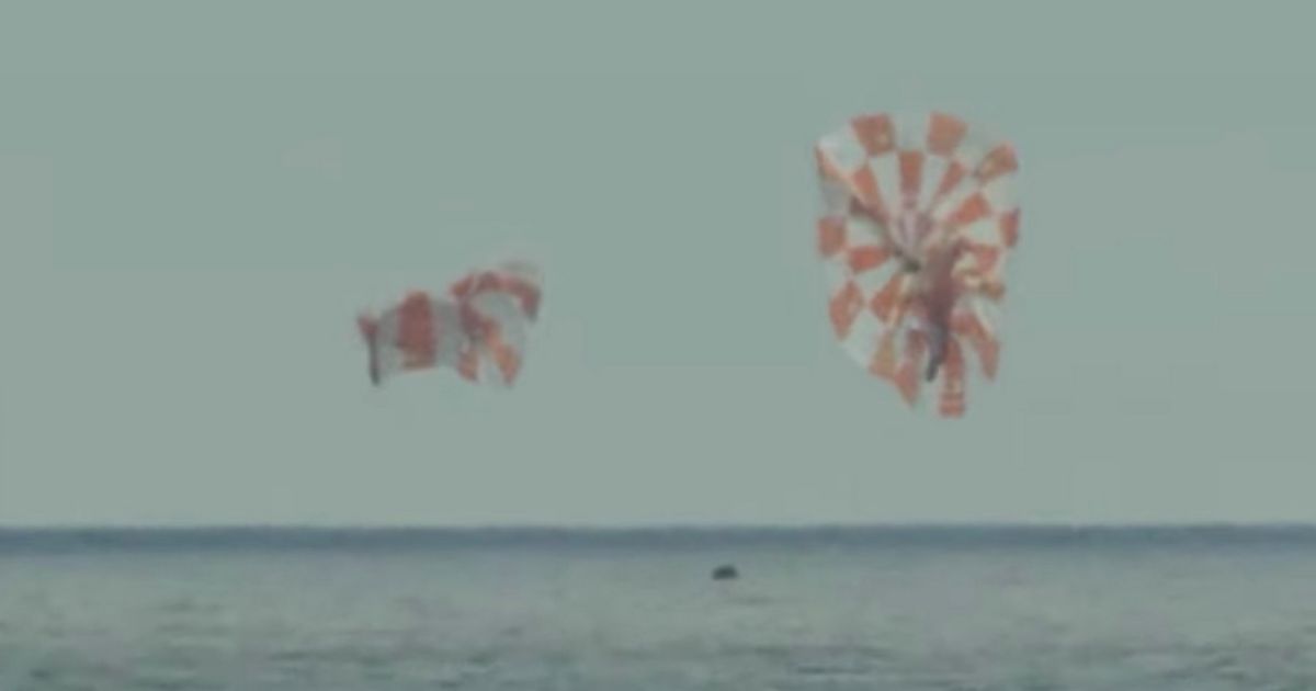 Capcule Splash NASA's Orion capsule splash-lands in the Pacific after…