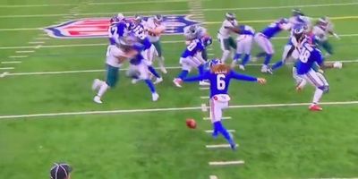 Giants punter Jamie Gillan had one of the worst punts you’ll ever see and NFL fans crushed him