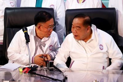 Mingkwan drops bombshell on party