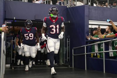 Texans RB Dameon Pierce leaves 27-23 loss to the Cowboys in a walking boot