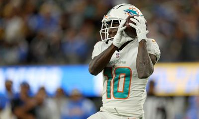 Tyreek Hill scores Dolphins touchdown on bizarre fumble recovery and return
