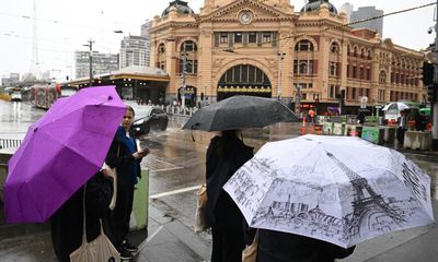 Victorians to shiver through ‘winter-like’ week of summer as storm hits balmy Sydney