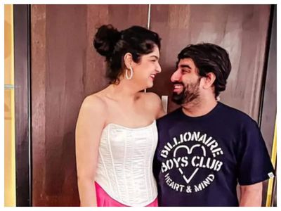 Arjun Kapoor's sister Anshula Kapoor shares mushy photos with rumoured boyfriend Rohan Thakkar from her Thailand vacation - See post