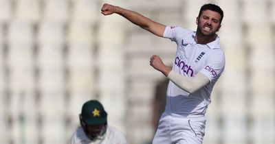 England seal series win over Pakistan as Mark Wood wickets crucial in tense finish