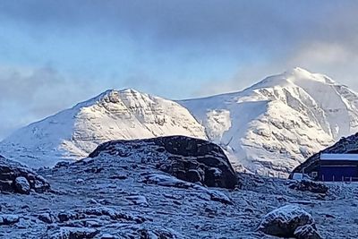 Stunning pictures show snowfall across Scotland as cold snap continues