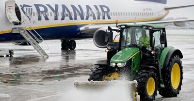 Flights cancelled as snow causes airport chaos including Stansted and Manchester