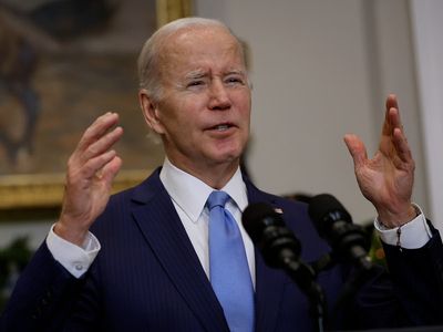 Biden tells Zelensky US is prioritizing air defense for Ukraine