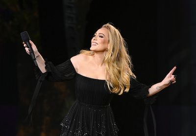 Adele says she went to therapy 5 times a day during her divorce