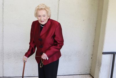 Kawānanakoa, 'last Hawaiian princess' dies at 96