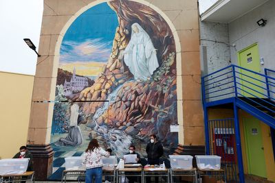 Chilean lawmakers reach agreement to start work on new constitution