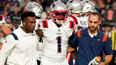 Patriots WR Agholor Alerts Refs to Possibly Concussed Teammate