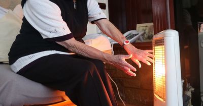 Energy-saving Wowcher items that follow Money Saving Expert's advice to keep warm this winter