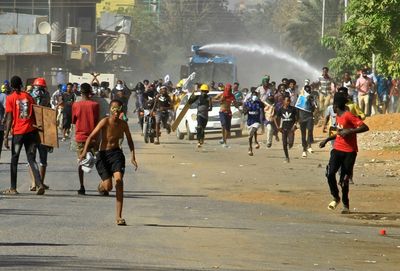 Protests in Sudan against deal to end post-coup crisis