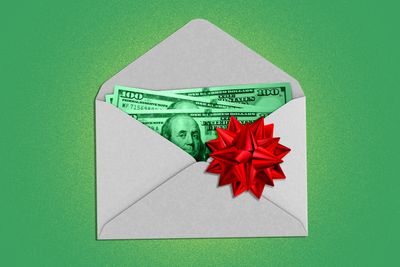 Holiday tipping season: Here’s who and how much you should tip