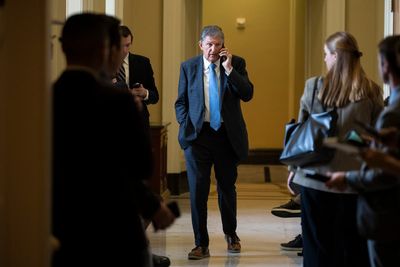 Joe Manchin says he has ‘no intention’ of following Kyrsten Sinema’s lead and leaving the Democratic Party