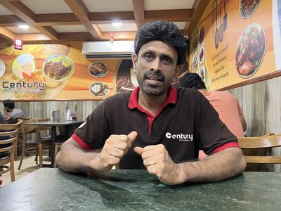 The Indian waiter with an ‘encyclopaedic’ knowledge of football