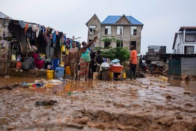 At least 100 people killed by floods in capital of Congo