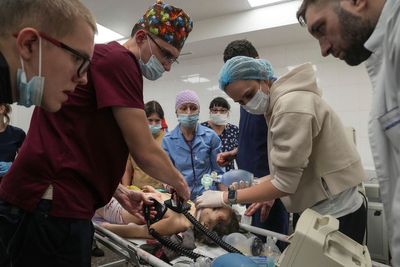 Ukraine: Doctors from occupied city open hospital in Kyiv