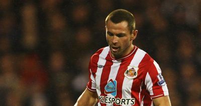 Former Sunderland defender gives entire salary to charity after signing for League Two club