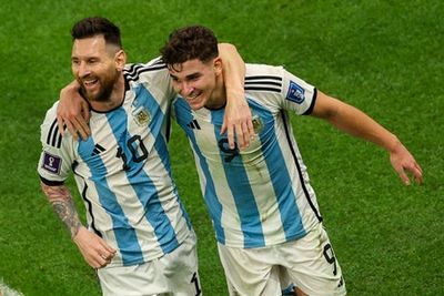 Argentina 3-0 Croatia: Lionel Messi and Julian Alvarez fire country into World Cup 2022 final