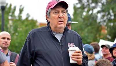Let the cowbells ring for Mike Leach, a true original who made college football more fun