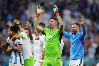 Emiliano Martinez hails Argentina after reaching World Cup final: ‘It’s us against the world’