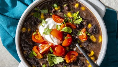 Menu planner: For a quick, no-meat dinner, make Chipotle black bean soup