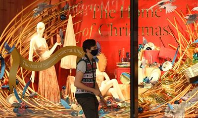 Covid and Christmas: what the experts say about how to protect your loved ones