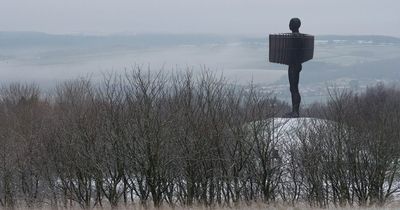 North East faces snow warning as temperatures to drop to -7C causing travel chaos