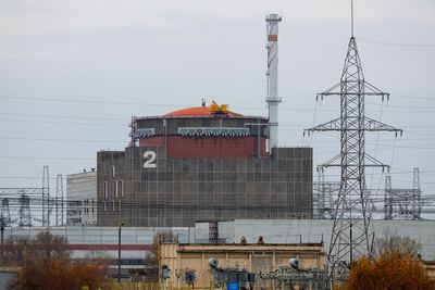 Ukraine to increase bonuses for staff at nuclear plant who remain loyal