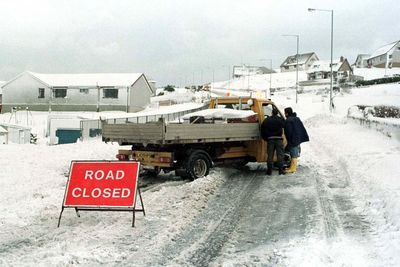 Shetland to face fourth day without power amid more snow