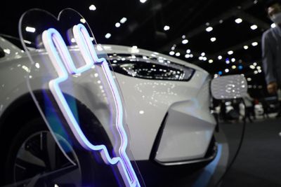 EV producers cheered by bookings at motor show