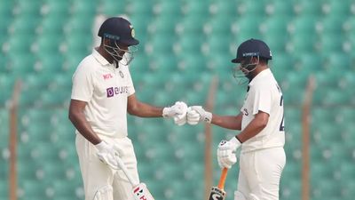 1st Test, Day 2: R Ashwin, Kuldeep Yadav push India to 348/7 at lunch