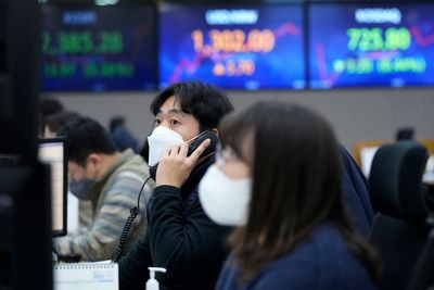Asia stocks follow Wall St down as Fed warns of higher rates