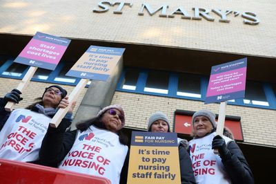 UK nurses stage unprecedented walkout