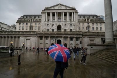 Bank of England poised to slow pace of interest rate hikes