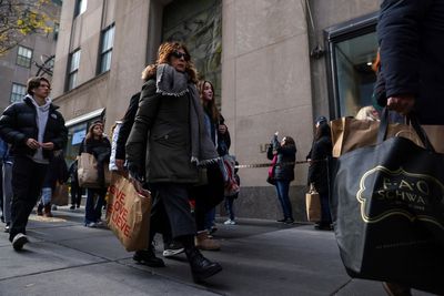 Retail sales slip at start of key holiday shopping season