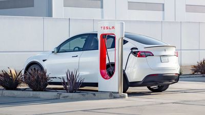Tesla Allowing Others To Use Its Superchargers Will Cause An Issue