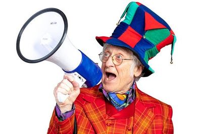 Supermarket Iceland to give away £5,000 worth of vouchers this Christmas in Noddy Holder campaign