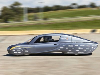 Solar race car on track for world record