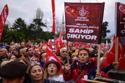 Thousands protest against conviction of Istanbul Mayor Imamoglu