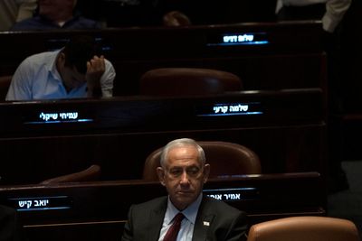 Netanyahu, set to return to office, eyes deal with Saudis