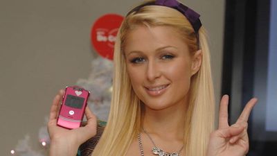 This TikToker Only Takes A Flip Phone On Nights Out Her Reasoning Is Actually Kind Of Genius