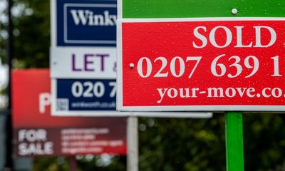 UK house prices expected to fall by 8%  next year, says Halifax